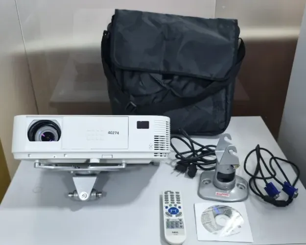 Projetor Multimídia NEC M322X - Alta Performance, imagem perfeita.