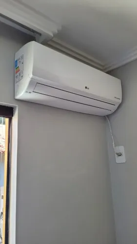 Ar Condicionado Split LG Dual Inverter 9000 BTUs Frio 220V