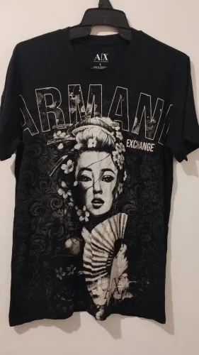Camiseta Armani Exchange - Estilo Geisha