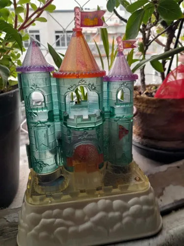 Castelo de Cristal Princesas - excelente estado.