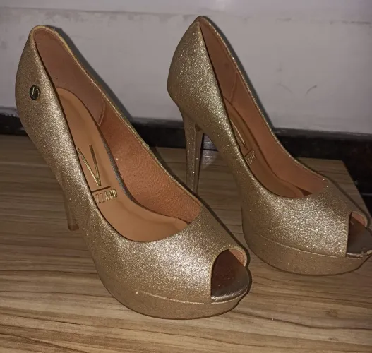 Sapato Dourado Vizzano - Tamanho 36