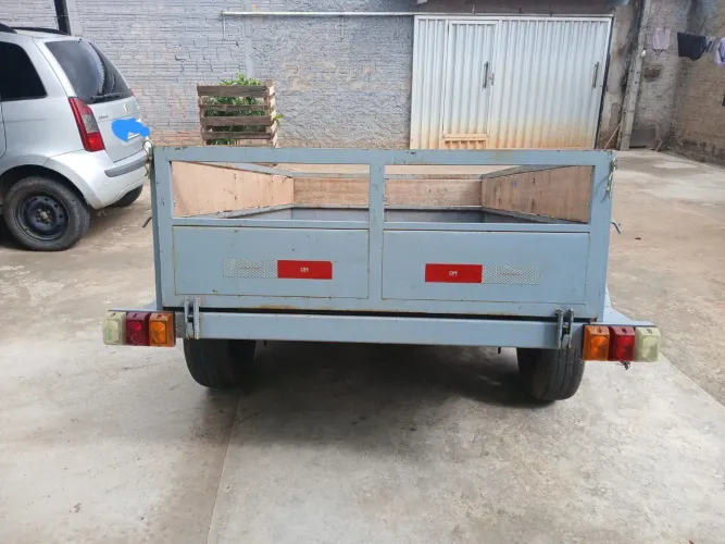 Vendo carroçinha ou troco por uma moto