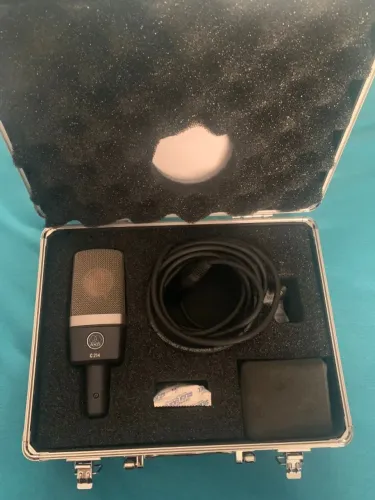 Microfone AKG C214