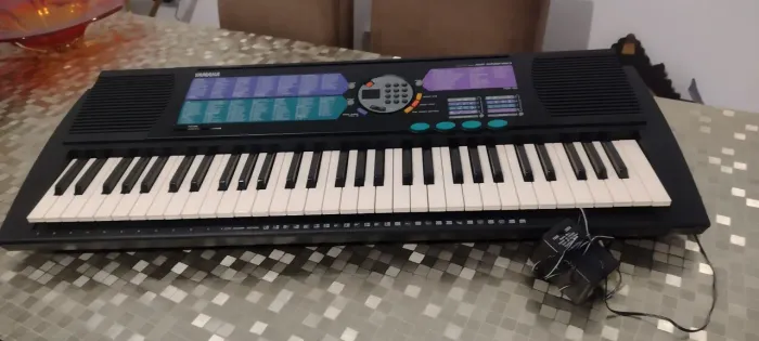 Teclado Yamaha 