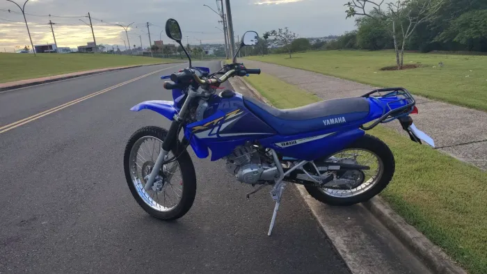 XTZ 125 E partida e freio a disco