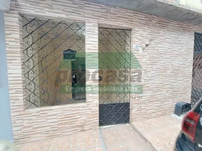 Casa de rua / Residencial / Raiz