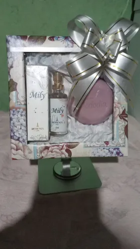 Kit presente feminino moments paris-CONTÉM UM PERFUME E UM SABONETE 