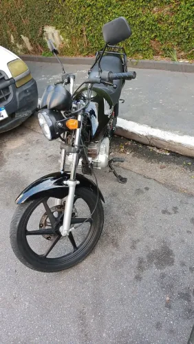 Moto nova e conservada boa pra serviço 