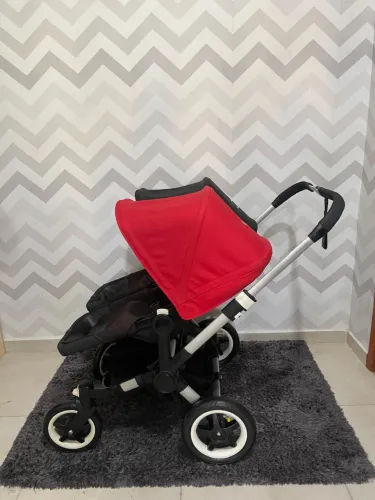 Carrinho de bebê gêmeos duplo Bugaboo 
