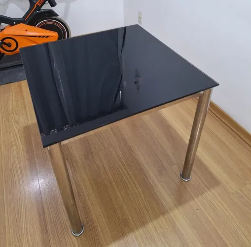 Mesa de aço inox com tampo de vidro - Tok&Stok