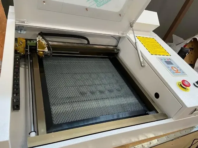 Máquina a Laser 40x40cm - 50W