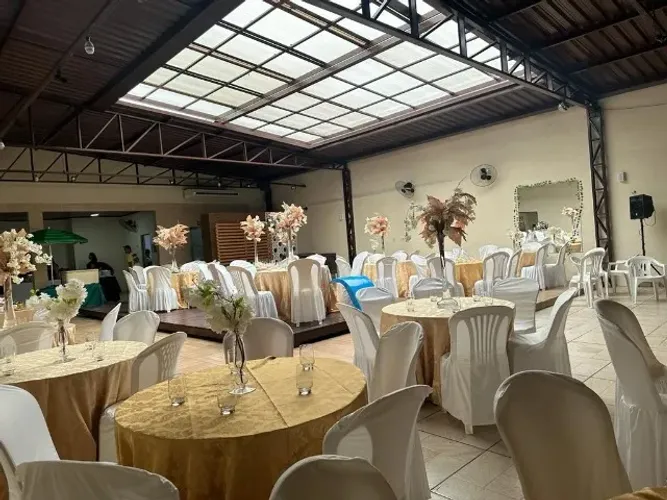 Ótimo Espaço para Festas e Eventos no Centro - ao lado do Posto Ana Adelaide