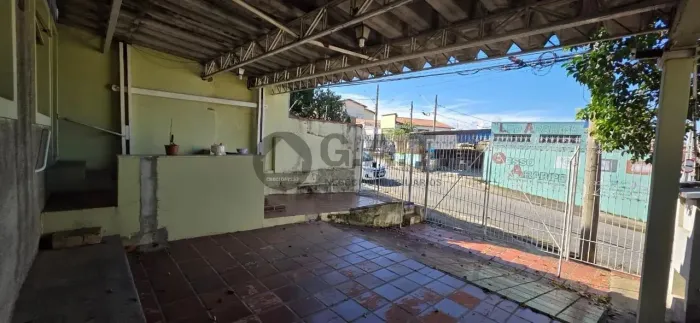 Casa à venda em Sorocaba-SP: 3 quartos, 2 salas, 2 banheiros, 4 vagas de garagem na Vila H