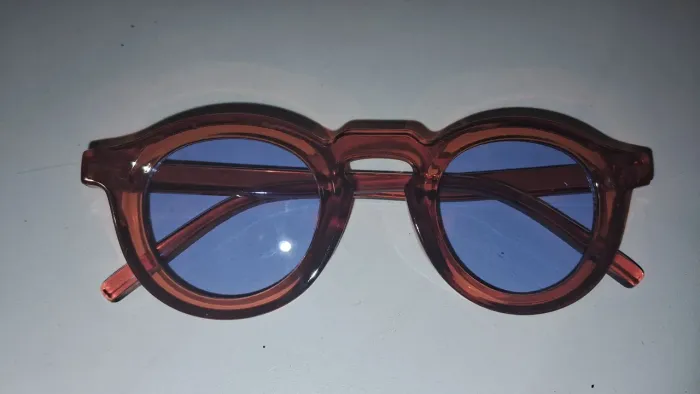 Armação para óculos de grau + óculos de  sol / zerados