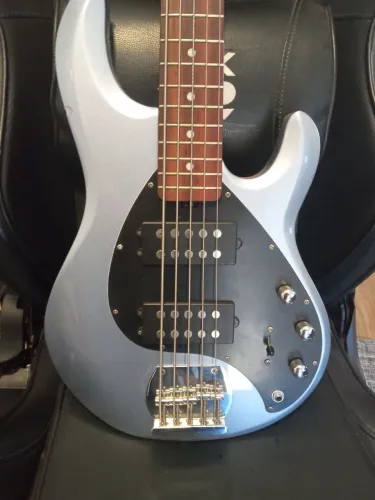 Contra Baixo Sterling Stingray 5 Cordas