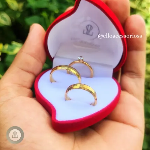 Par de Alianças Chanfrada 6mm com Anel solitário e caixa de veludo