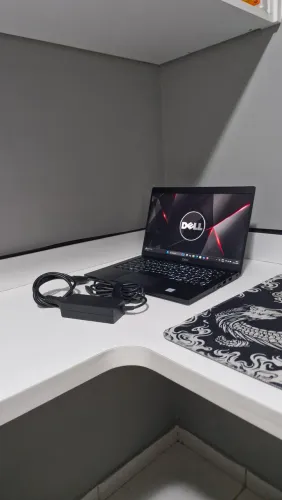 Dell Latitude 7390 | i7 | 8Gb DDR4 | FHD | Retroiluminado
