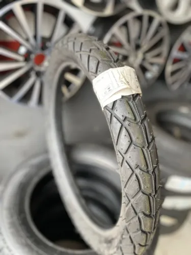 Pneu de Moto dianteiro 90/90R21