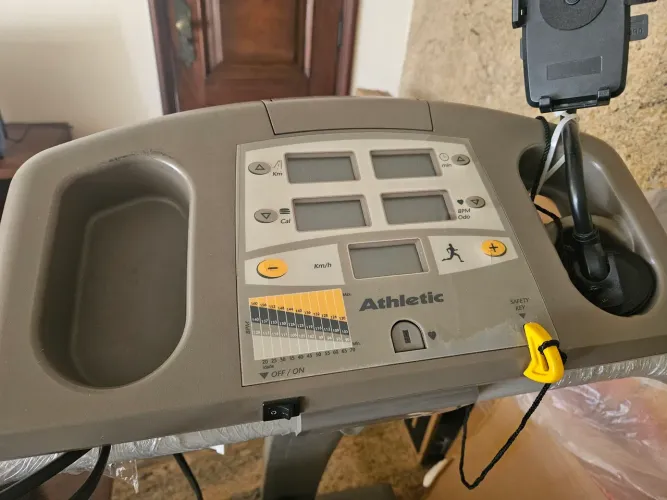 Esteira Elétrica Athletic - Ótimo estado! Com manuel de instrução. Excelente .