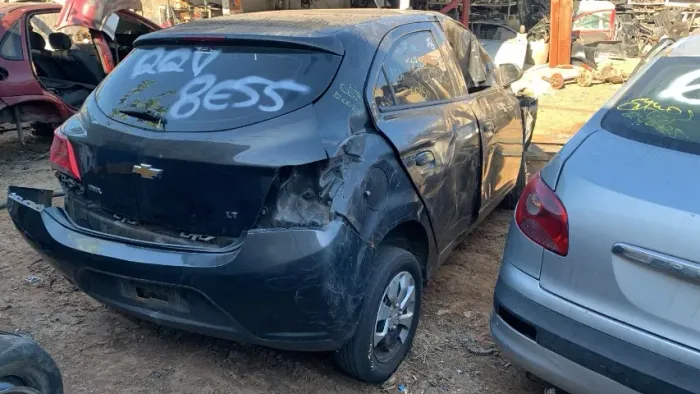 Onix 1.0 2019 Para venda de peças 