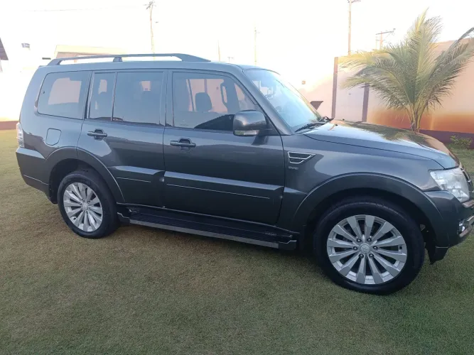 Mitsubishi Pajero HPE Full 3.2 4X4 T.i.dies. 5P AUT 2016