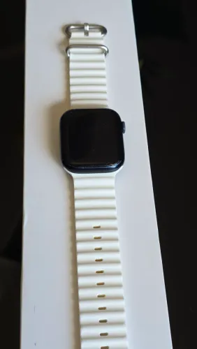 Apple watch series 8 45mm + 6 pulseiras