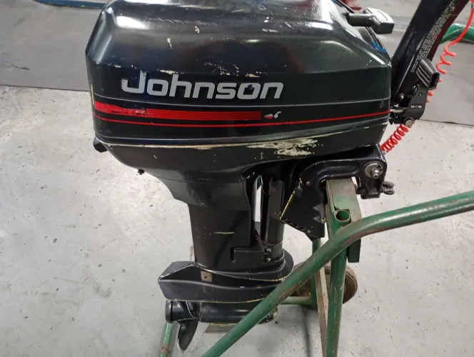 Motor de popa 15 Hp Johnson ano 94