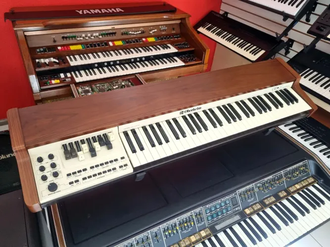 Teclado Oberheim OB3 squared
