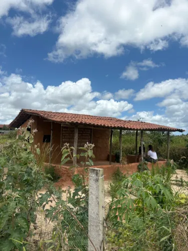 Casa em chã de cruz km 20 de aldeia 