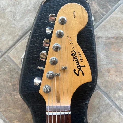 Guitarra Squier Fender Affinity Stratocaster