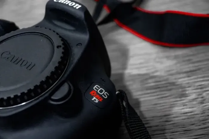 Camera DSLR Canon EOS Rebel T5 Corpo 18MP Apenas 3.300 Cliques C1126