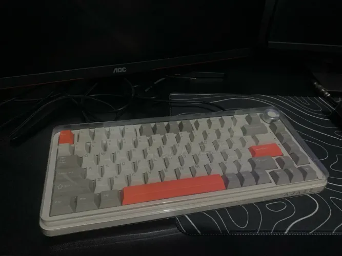 Teclado mecânico Ajazz AK820MAX (Tri-mode) - completo com caixa