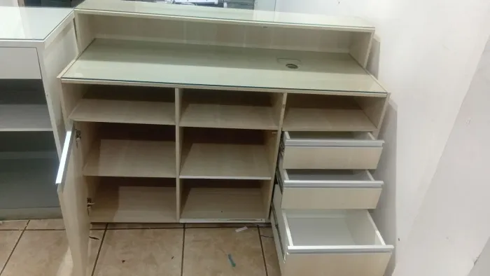 Vendo balcão barato p sair rapido