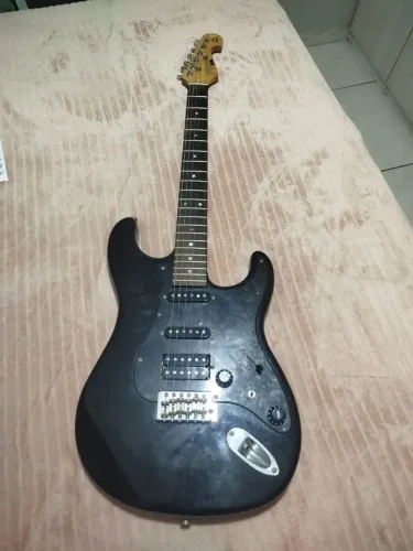 Vendo ou troco guitarra tagima