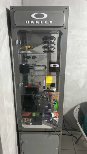 Expositor Oakley de fábrica 