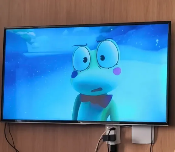 TCL QLED FHD TV 43