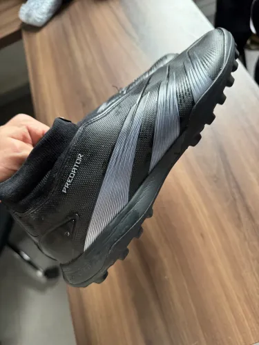 Chuteira Society Adidas Predator - Tamanho 42 