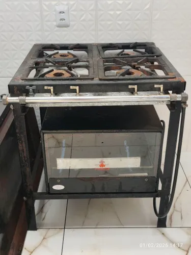 Vendo fogão industrial com forno