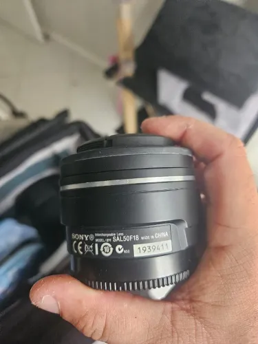 Lente SONY SAL50F18
