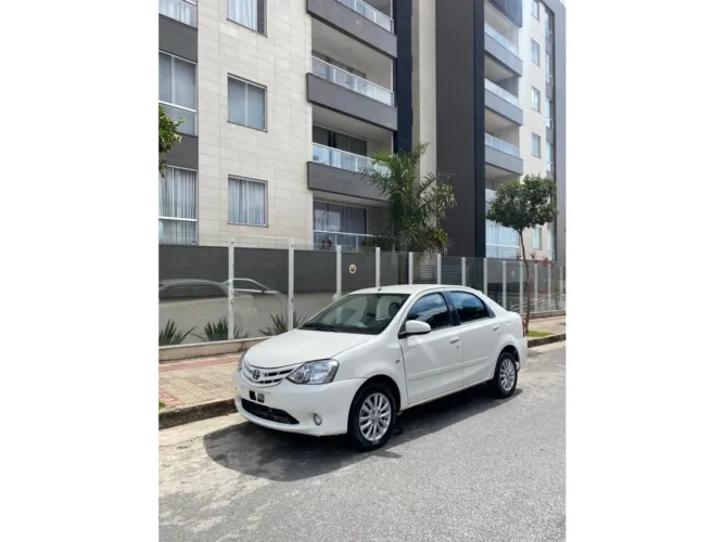 Toyota Etios XLS Sedan 1.5 Flex 16V 4P Mec. 2014