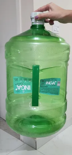 Galão d'água verde