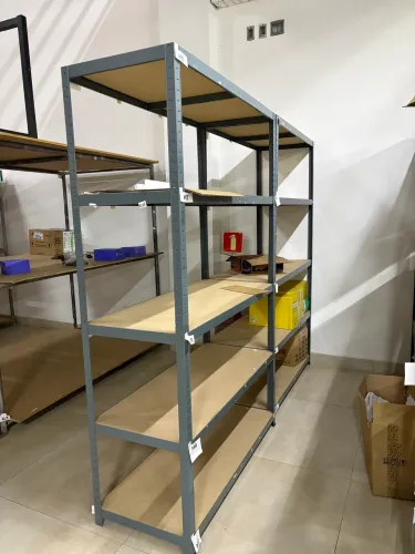 Prateleiras para estoque escritório empresas e-commerce