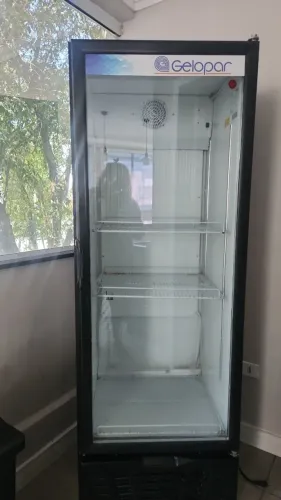 Geladeira Expositora GELOPAR