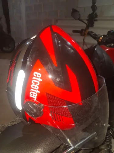 Capacete aberto