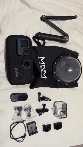 Go pro 12 black com acessórios + lente GP pro Max + Domme