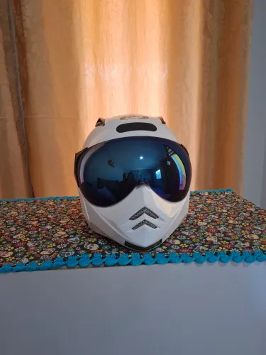 Vende-se capacete marca mirage