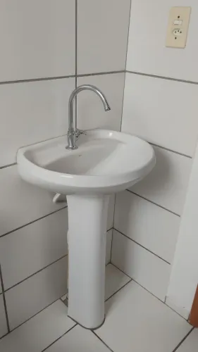 Lavatório com coluna Deca