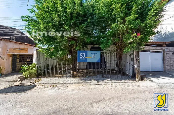 Casa com 1 suíte, 2 quartos e terraço no Conjunto Ceará II