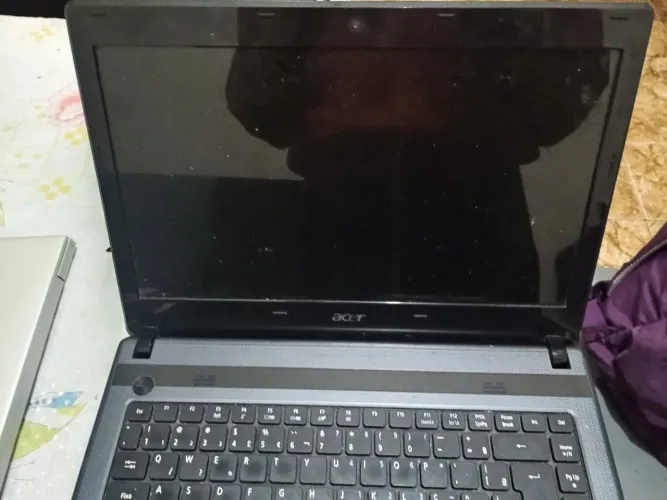 Notebook semi novo