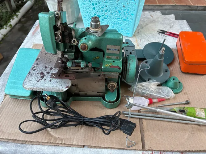 Máquina overlock